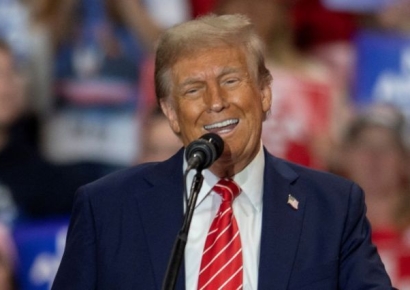 억만장자 트럼프 "임기 중 월급 안받겠다"…첫 임기 때도 기부 