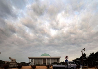 [포토] 탄핵 표결 D-1, 국회의 선택은