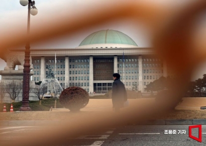 [포토] 탄핵 2차 표결 앞두고 적막한 국회