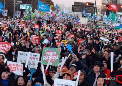[포토] 탄핵 가결, 환호하는 군중