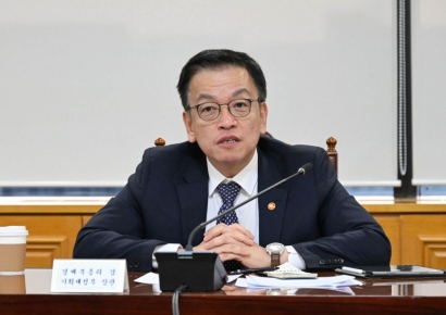 한 자리 모인 F4 "지난주 주식시장, 낙폭 대부분 회복"