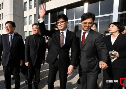 '등판 초읽기' 한동훈, 김종인·조갑제·유인태와 무슨 얘기 나눴나