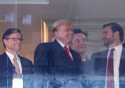 테슬라, 월가 목표가 상향에 또 최고치...내년 650달러 찍나