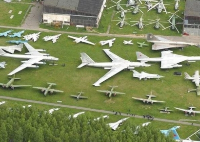 북한군 1만명 목숨값은 30년 된 고철 전투기?