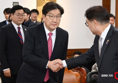 여야, 무안 제주공항 참사에…정쟁 자제 움직임