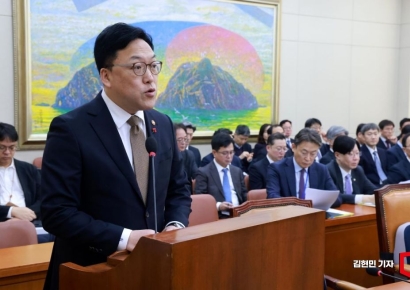 '尹계엄 사태' 금융당국 수장 "깜짝 놀랐다…일어나서는 안 될 일"(종합)