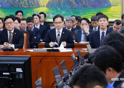 [포토] 김병환·이복현 "비상계엄 사전에 몰랐다"
