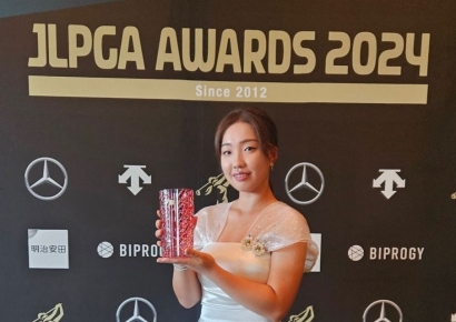 16세 이효송, JLPGA투어 역대 최연소 신인상