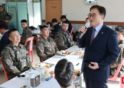 [포토] 우원식 국회의장, 장병들과의 오찬