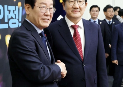 권성동, 이재명 예방…權 "탄핵철회 당부"·李 "민생추경해야"