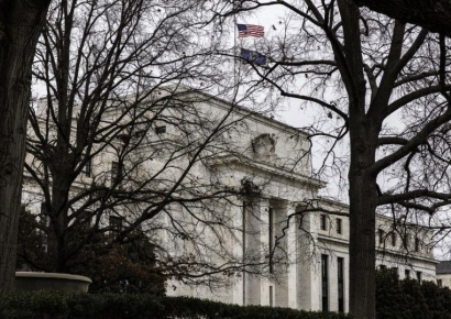 美 Fed, 예상대로 0.25%P '매파적 인하'…내년 금리인하 2회 그쳐