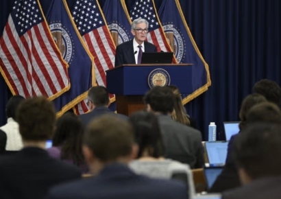 내년 美 금리인하 두 번만…'매파' 파월 "추가 인하 신중"(종합)