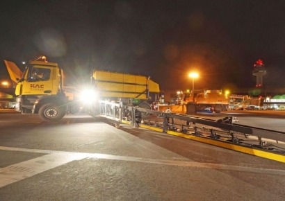 [포토] 폭설 대비 제설훈련 나선 제주국제공항