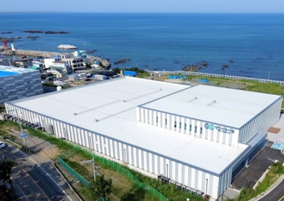 땅에서 키운 K-연어…GS건설, 스마트 연어양식장 준공