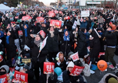 탄핵 가결 후 첫 주말…전국 곳곳 '尹 파면 촉구' 집회