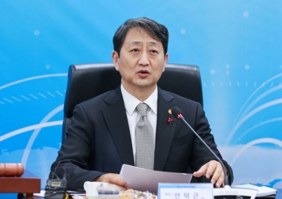 수출현장 찾은 안덕근 장관 "수출이 韓경제 버팀목…연말까지 수출 우상향·무역흑자"