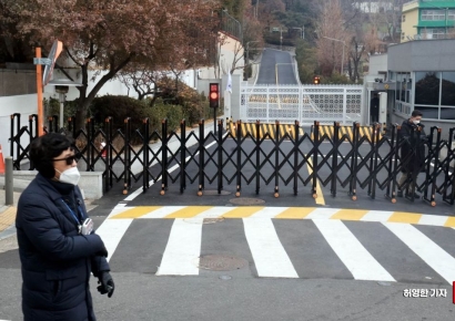 尹 소환 앞두고 포위망 좁히는 공수처·검·경…중복수사 등 우려 여전