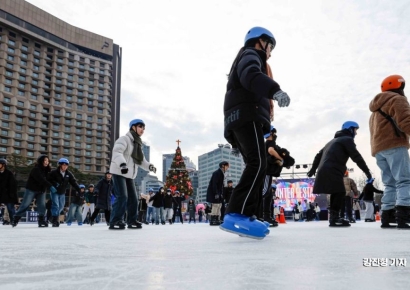 [포토] 이번 크리스마스 서울광장 스케이트장 어때요?