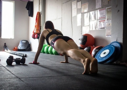 "속옷 안 입고 운동하는 女 때문에 성병 옮아"…헬스장 전파 진실은?