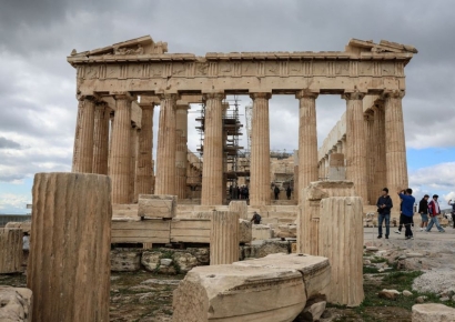 "성씨는 드 그레스"…50년 만에 공화정 인정한 그리스 왕실 일가