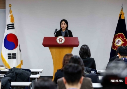 헌재 "尹 탄핵심판 서류 발송송달로 송달 간주…27일 변론준비기일 진행"