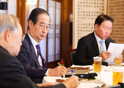 한덕수, 경제6단체 만나 "정책 일관성 지키겠다"