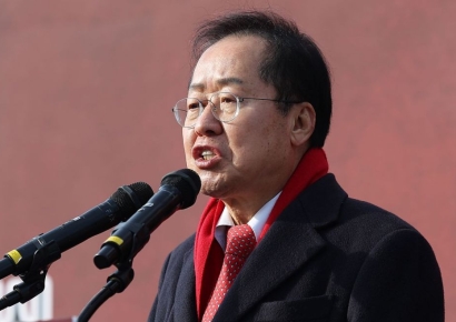 조국혁신당, 홍준표에 "박정희 동상으로 대통령 된다는 망상"