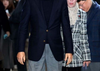 [포토] 의원총회 참석하는 권영세