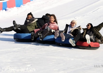 [포토] 한강에서 즐기는 'K눈썰매'