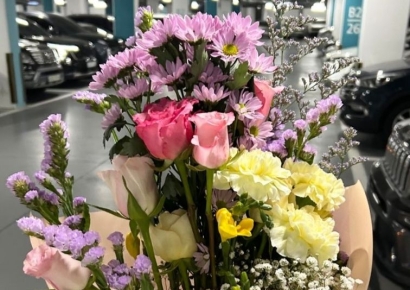 성수기 꽃값 논란 "연말이라 2~3배 올라…마음에 안 들면 그냥 가라" 