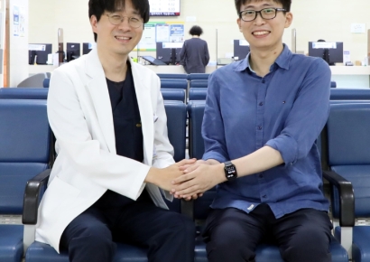 '생존확률 1%' 낙뢰 맞고 살아난 교사 "다들 복권 사라 했지만…"