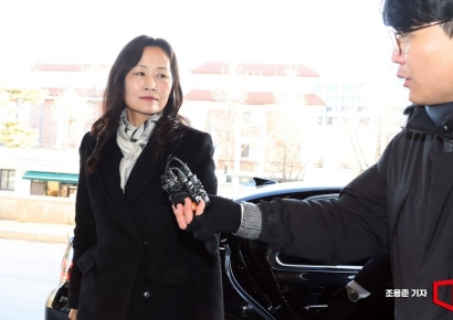 [포토] 출근하는 정정미 헌법재판관