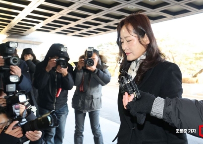 [포토] 정정미 헌법재판관 출근