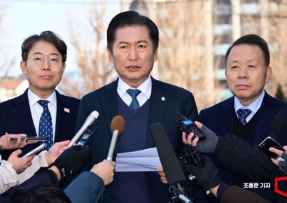 [포토] 입장 밝히는 정청래 국회 탄핵소추단장