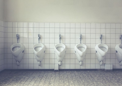 "남자화장실 청소를 왜 여자가 하나요" 민원에…'처리 불가' 입장 밝힌 서울시