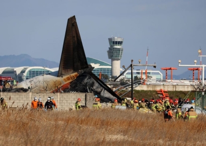 무안공항 사고 여객기 탑승자의 마지막 문자…"새가 끼여서"