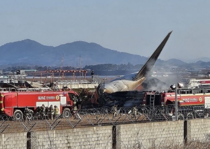 [영상] 800~900m 짧은 무안공항 활주로, 사고에 영향 미쳤나