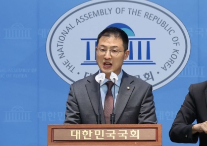 홍준표 '종양' 저격글에 김상욱 "누가 암덩어린데" 반문