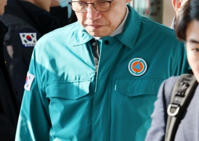 崔권한대행 "무안사고 조사과정 투명하게 공개…항공기 운영체계 안전점검"