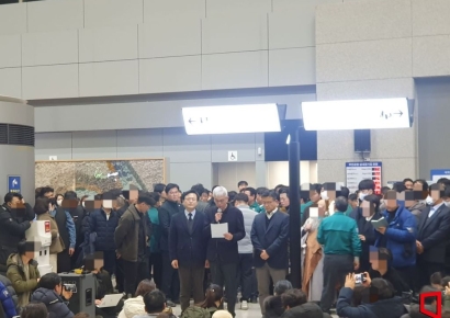 "왜 이제서야"…뒤늦게 현장 온 제주항공 경영진에 유가족 분통