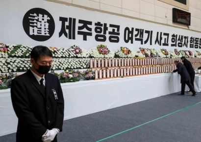 "보잉 737-800 못믿어"…무안 참사 제주항공, 항공권 예약 '무더기 취소'