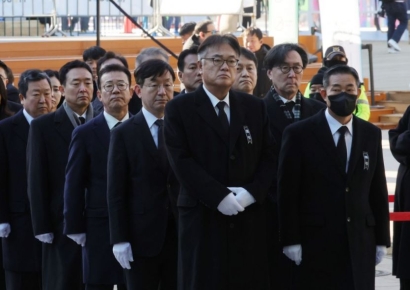대통령실 정진석 실장 등 전원 사의에 최상목 "사표 수리 계획 없어"(종합)