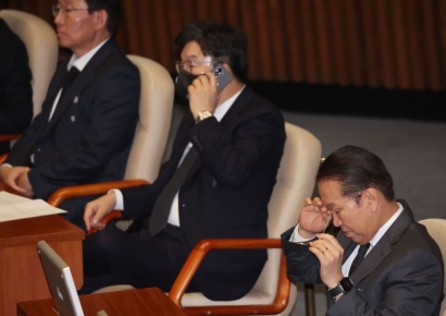 국민의힘 "최상목 대행, 헌법재판관 2명 임명 강한 유감…野 탄핵 위협에 굴복한 것"