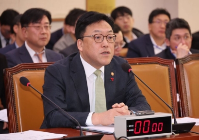 김병환 금융위원장 "경제 불확실성 높아…정책 최우선은 '시장안정'"