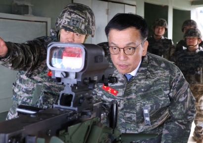 최상목 권한대행, 최전방 접경지 방문…대북 경계태세 점검