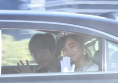 킹수저 특혜 비판에도…日 서열 2위 왕자, 누나와 '방긋'