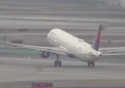 "멈춰, 멈춰" 다급한 관제사 목소리…여준석 탄 전세기 '아찔'