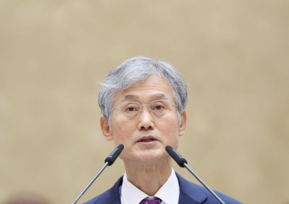 대법원장 “나라가 사생결단하듯 대립…국민이 준 권력 월권·남용해선 안돼”