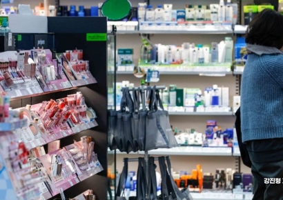 "미워도 다시 한 번"…K-뷰티, 中시장 '중꺾마'