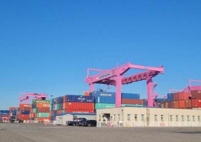 [르포]올해 수출 뚝 떨어진다는데…컨테이너 물동량 2위 인천신항 가보니